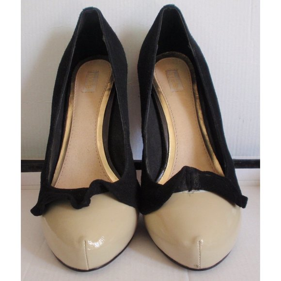 NUDE FOOTWEAR BLACK BEIGE PATENT LEATHER SUEDE RUFFLE PUMP HEELS  7.5 NEW - Picture 3 of 9